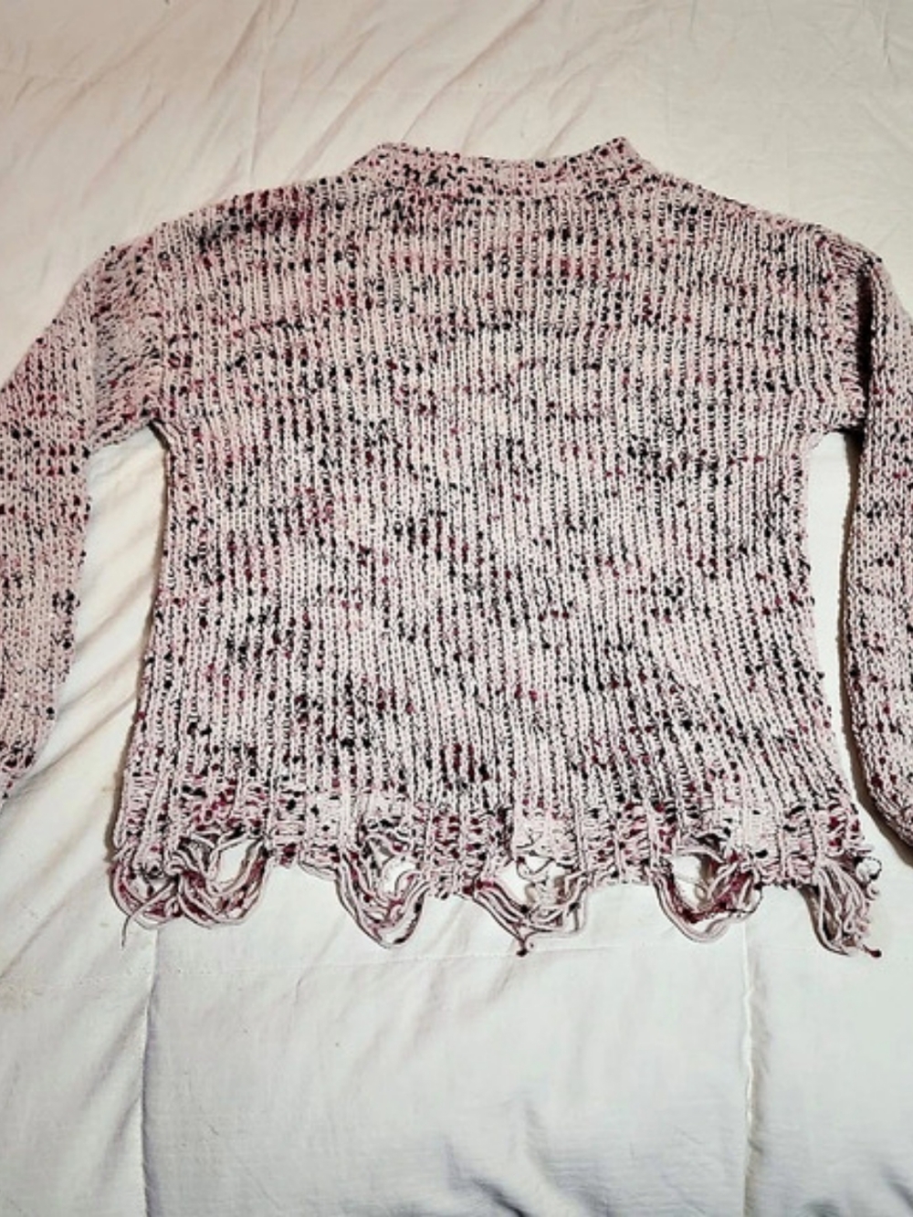 Rue21 Distressed Knit Sweater in Pink & White Size Medium